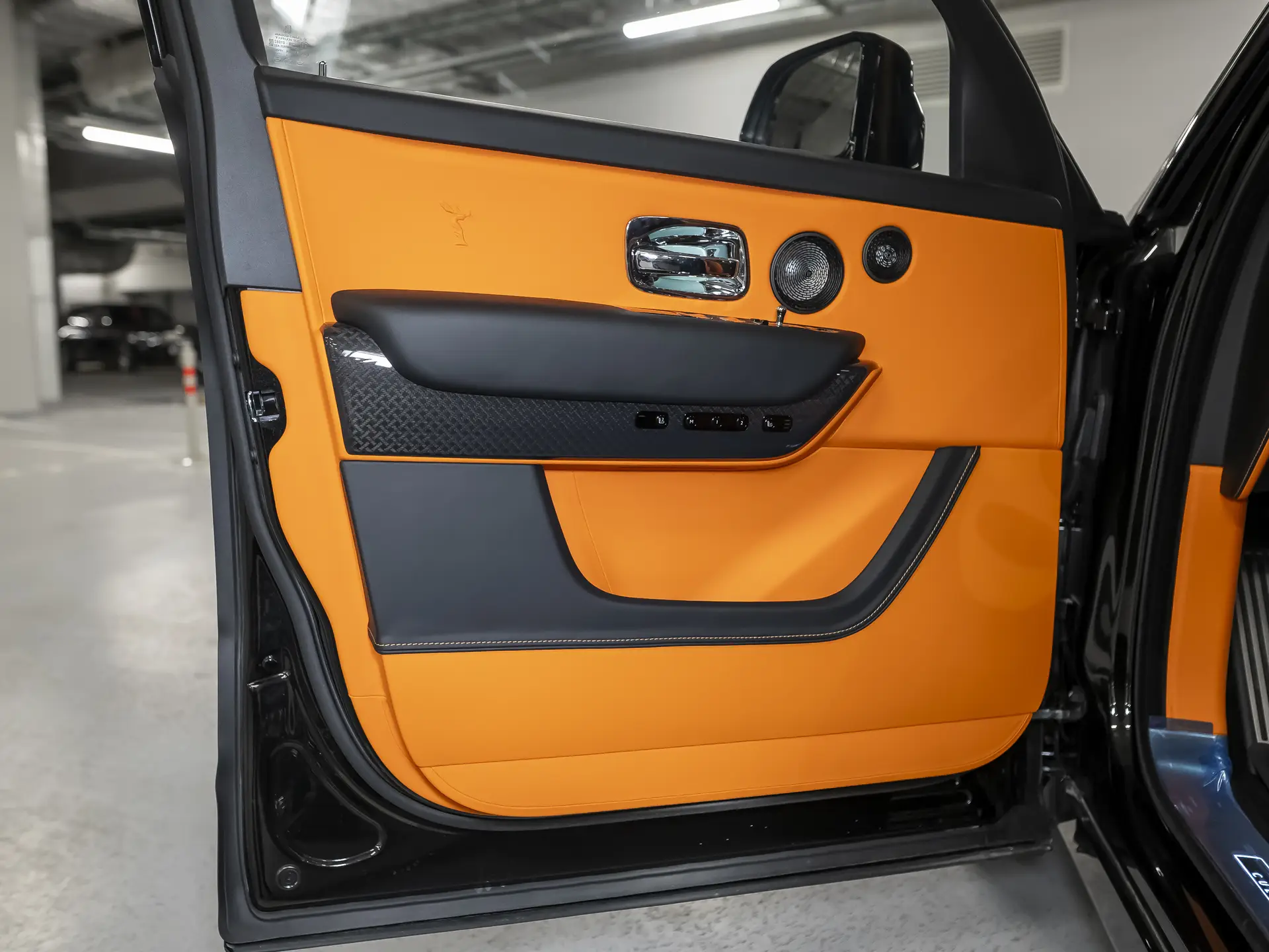 Rolls-Royce Cullinan Black Badge, I Рестайлинг, 2025 купить в салоне Million Miles