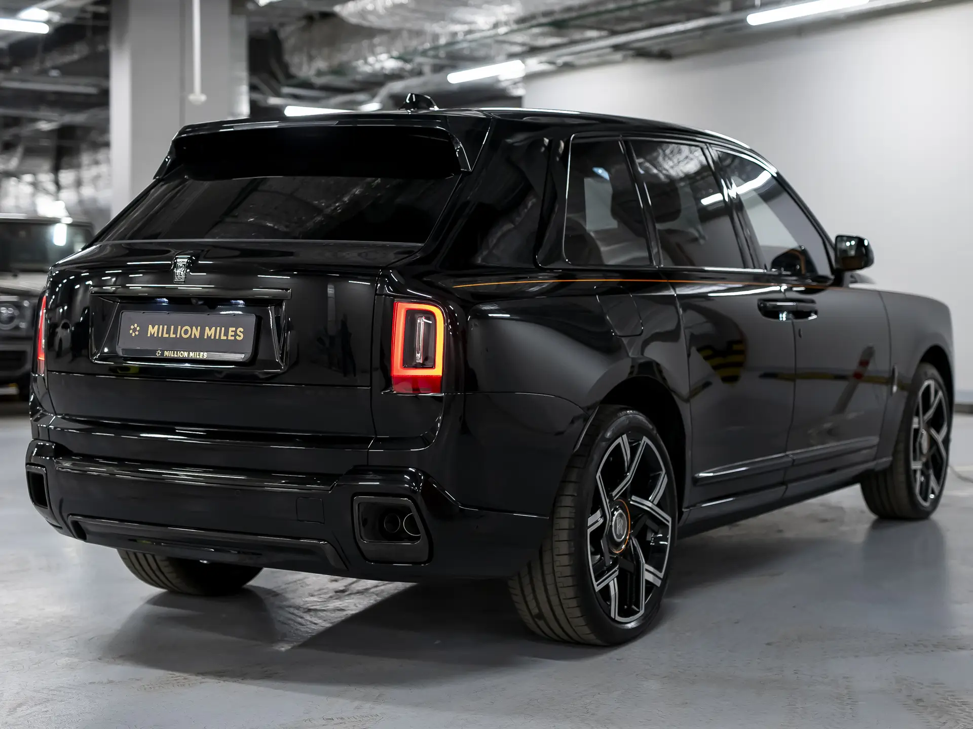 Rolls-Royce Cullinan Black Badge, I Рестайлинг, 2025 купить в салоне Million Miles