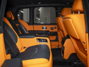 Rolls-Royce Cullinan Black Badge, I Рестайлинг, 2025 купить в салоне Million Miles