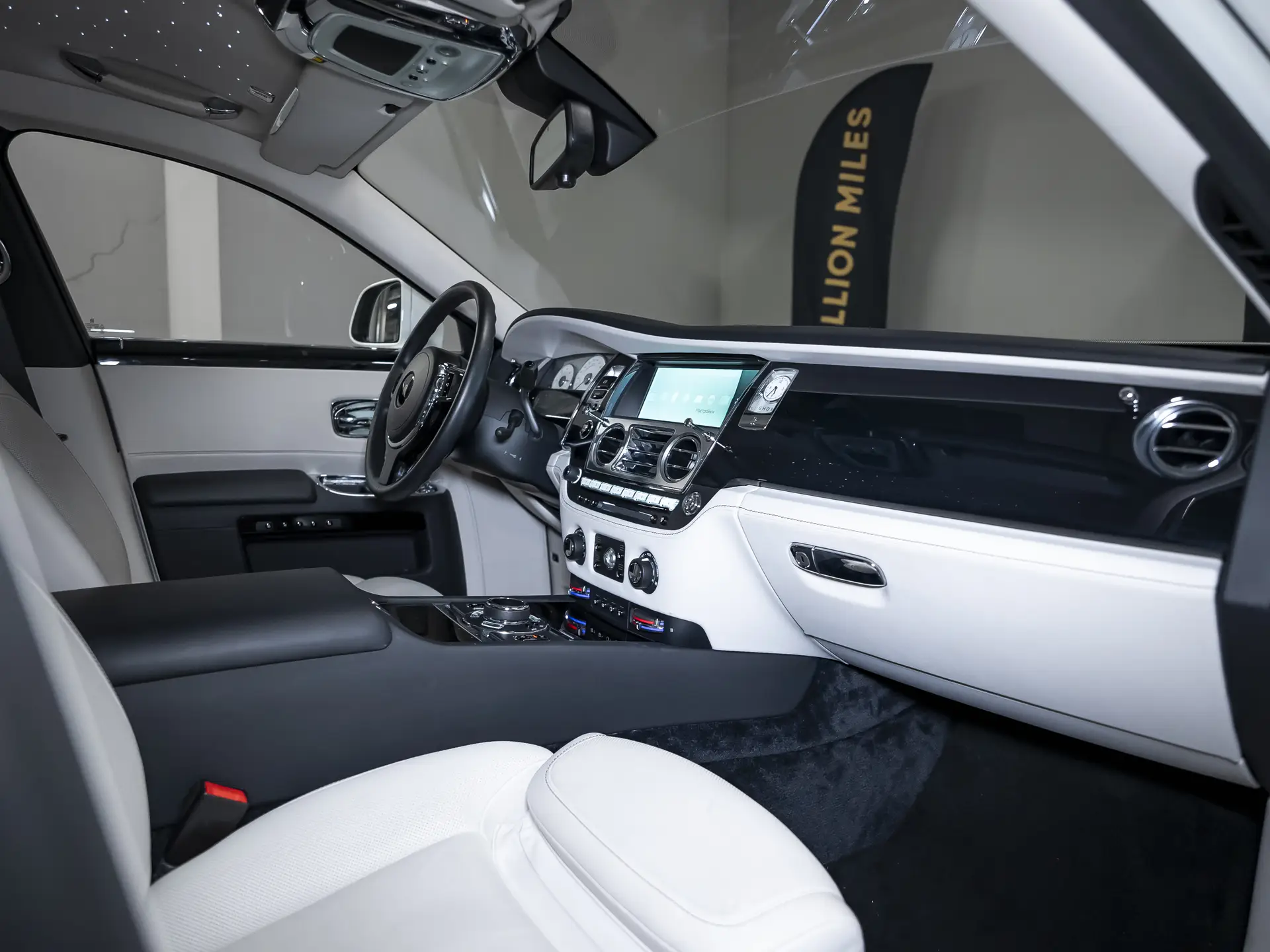 Rolls-Royce Ghost, I Рестайлинг (Series II), 2016 купить в салоне Million Miles