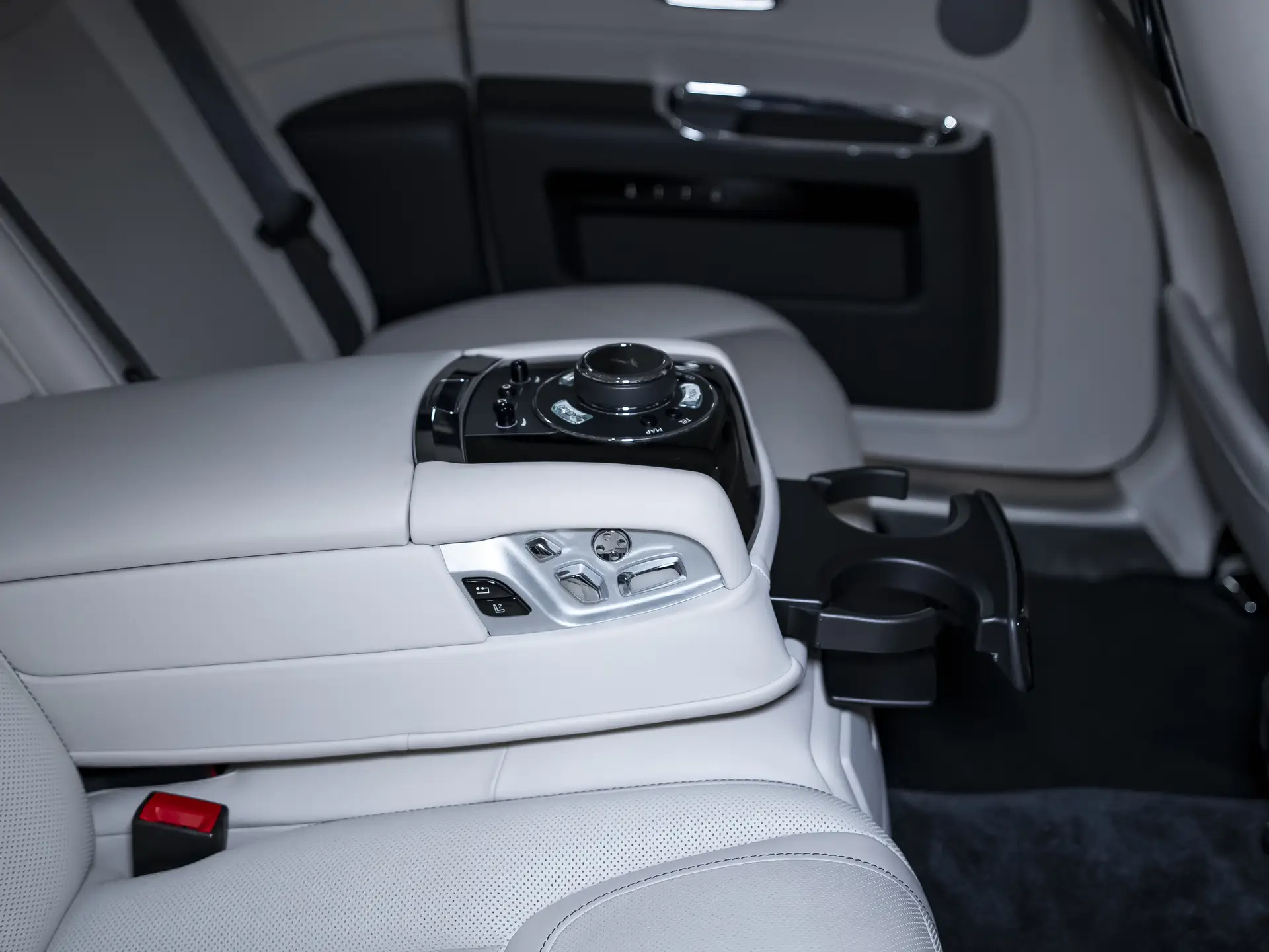 Rolls-Royce Ghost, I Рестайлинг (Series II), 2016 купить в салоне Million Miles