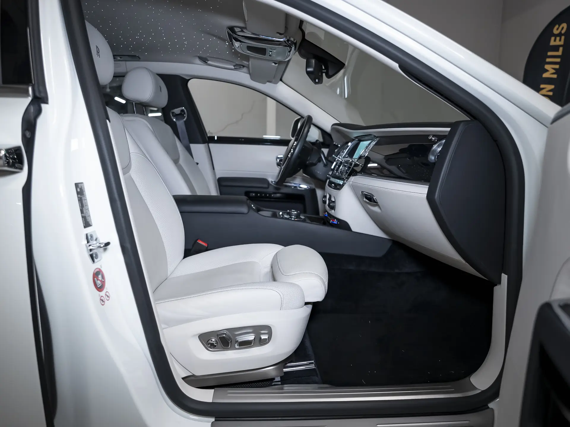 Rolls-Royce Ghost, I Рестайлинг (Series II), 2016 купить в салоне Million Miles