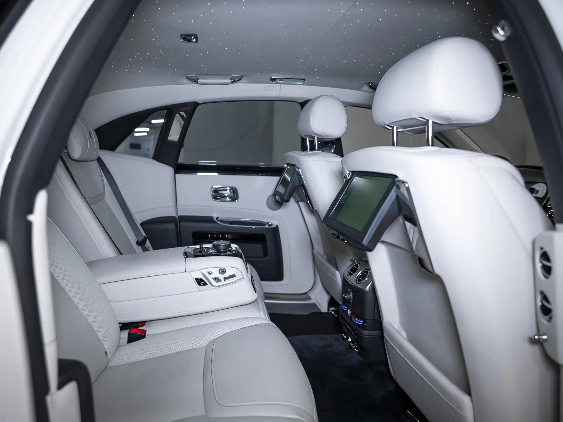 Rolls-Royce Ghost, I Рестайлинг (Series II), 2016 купить в салоне Million Miles