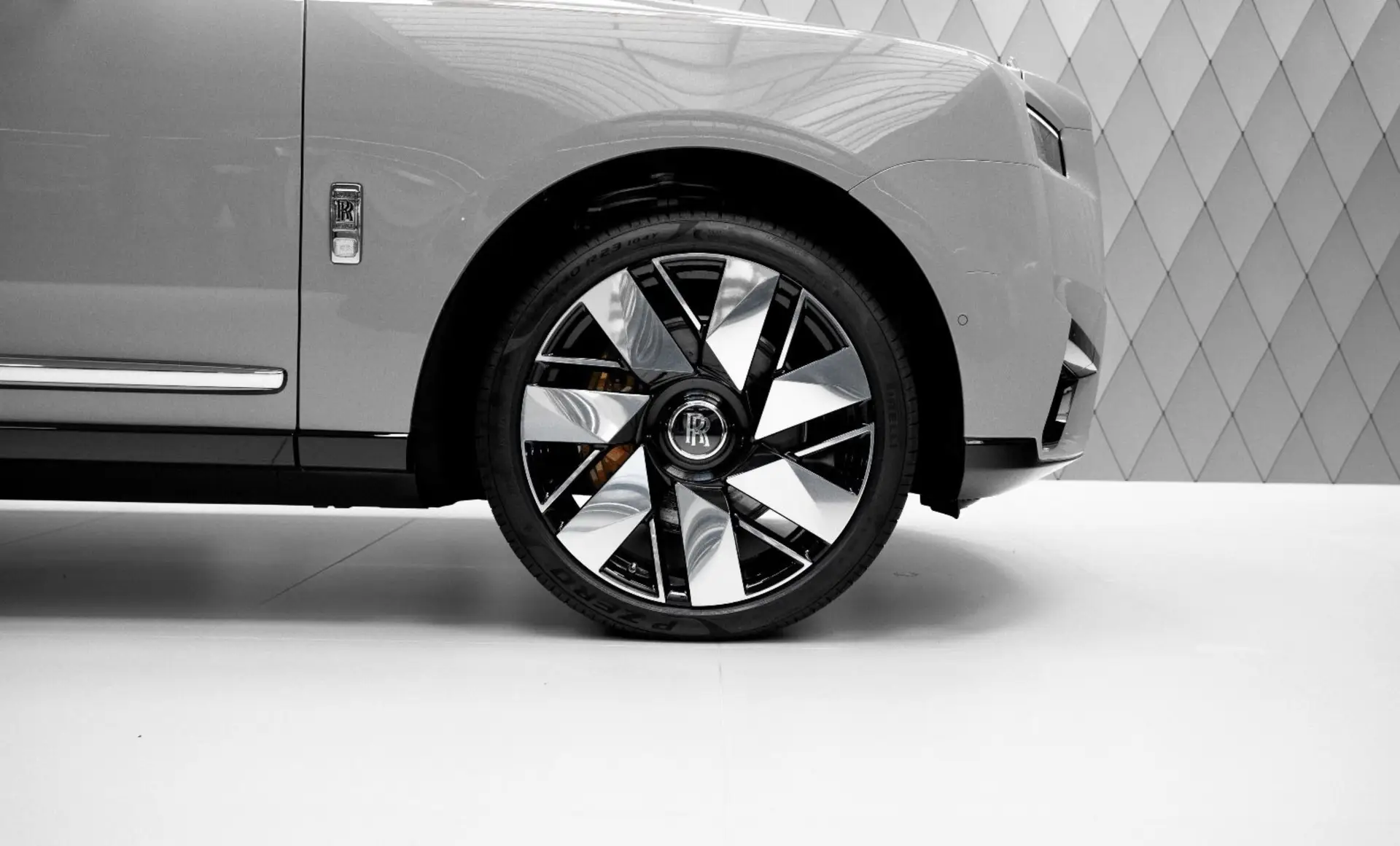 Rolls-Royce Cullinan, I Рестайлинг, 2025 купить в салоне Million Miles