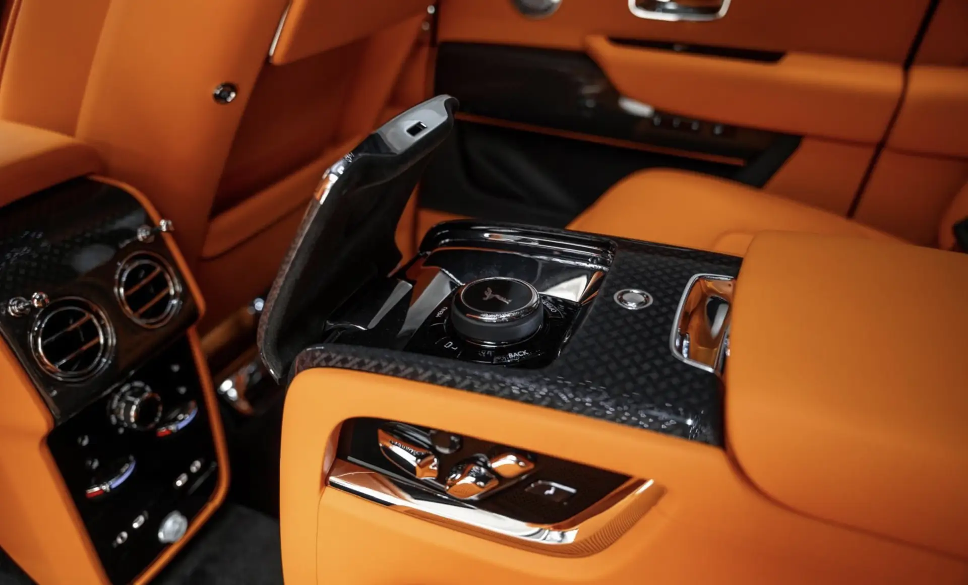 Rolls-Royce Cullinan, I Рестайлинг, 2025 купить в салоне Million Miles