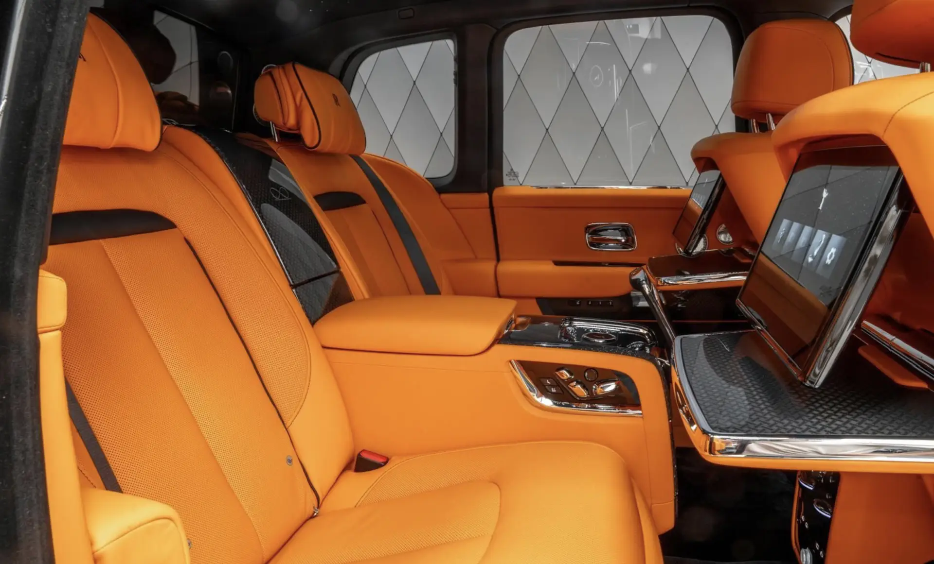 Rolls-Royce Cullinan, I Рестайлинг, 2025 купить в салоне Million Miles