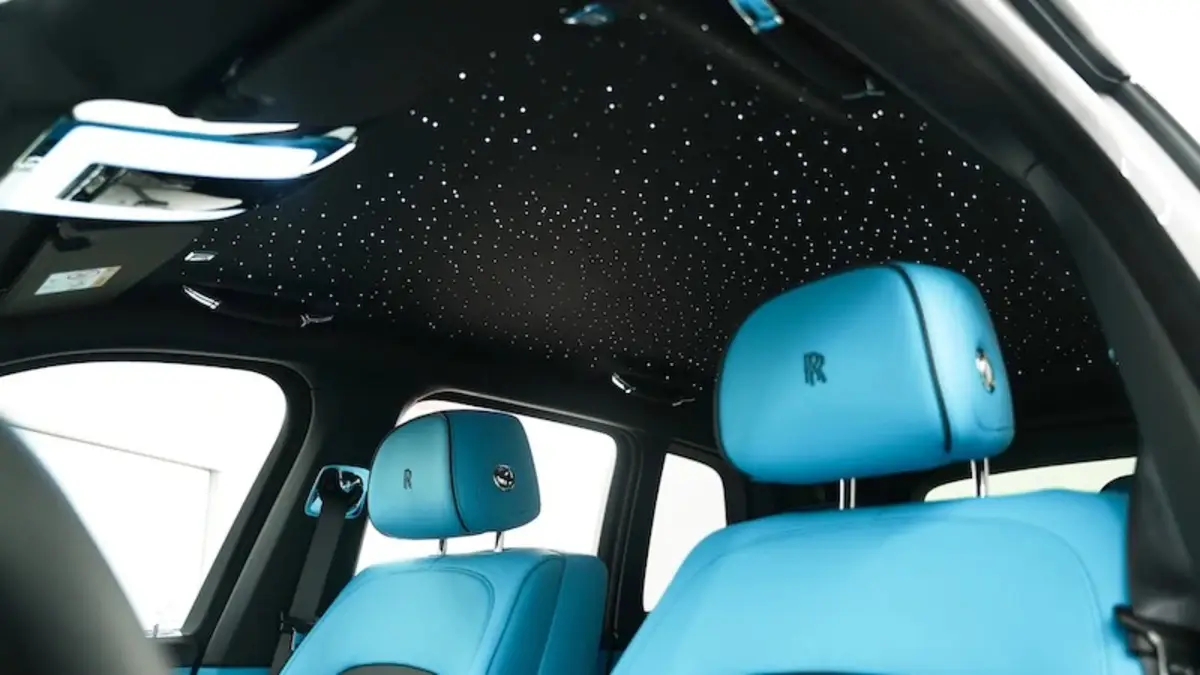 Rolls-Royce Cullinan Black Badge, I Рестайлинг, 2025 купить в салоне Million Miles