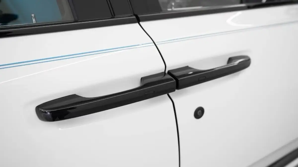 Rolls-Royce Cullinan Black Badge, I Рестайлинг, 2025 купить в салоне Million Miles