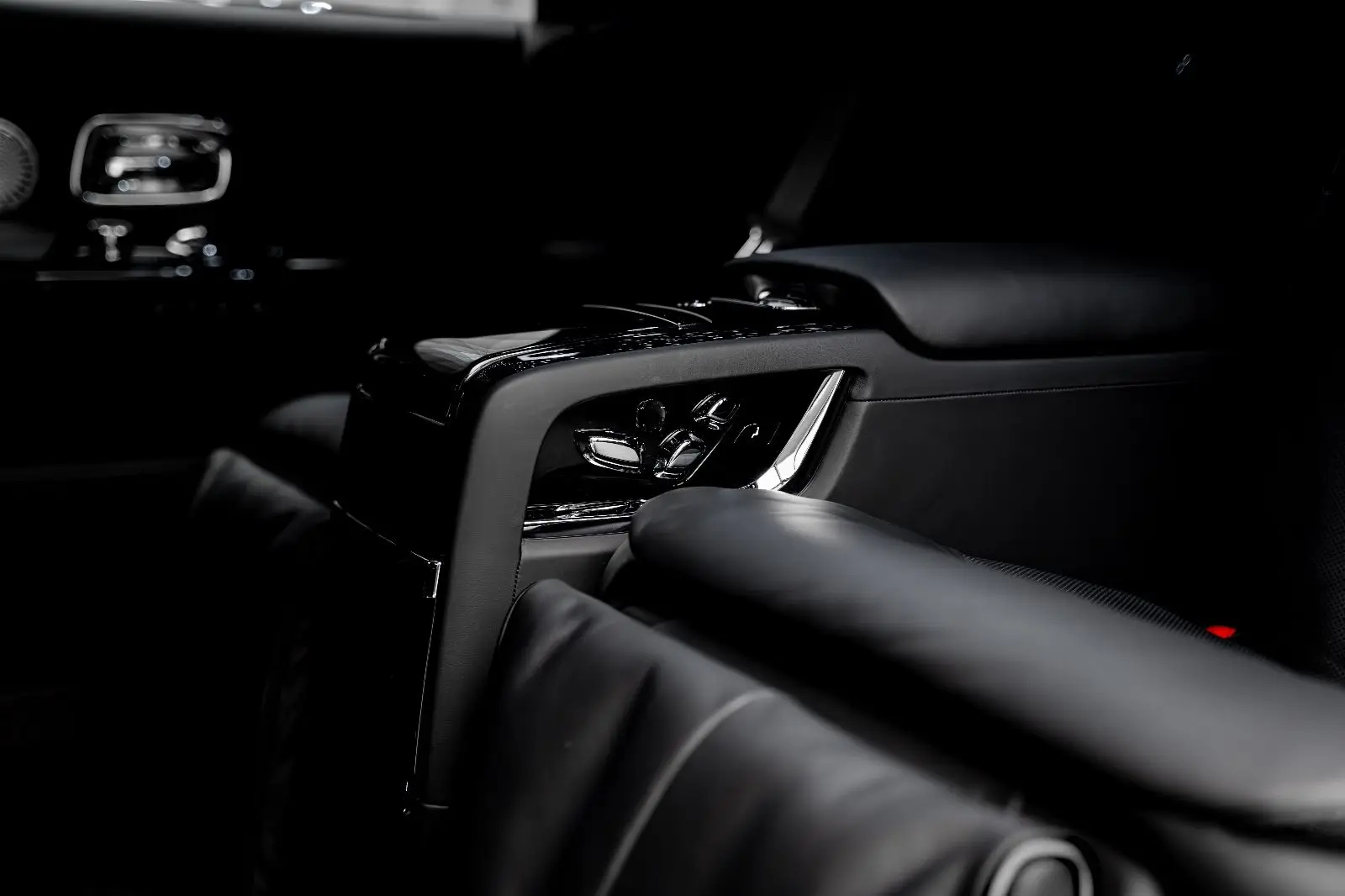 Rolls-Royce Phantom EWB, VIII, 2025 купить в салоне Million Miles