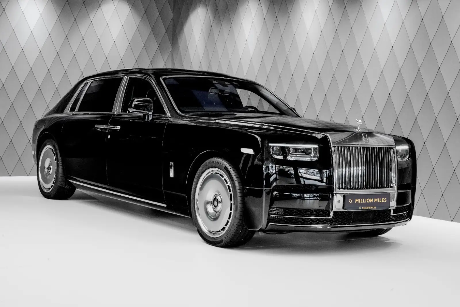 Rolls-Royce Phantom EWB, VIII, 2025 купить в салоне Million Miles