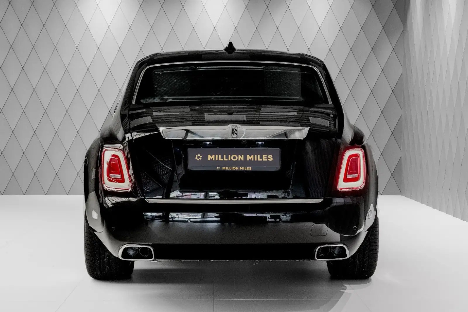 Rolls-Royce Phantom EWB, VIII, 2025 купить в салоне Million Miles
