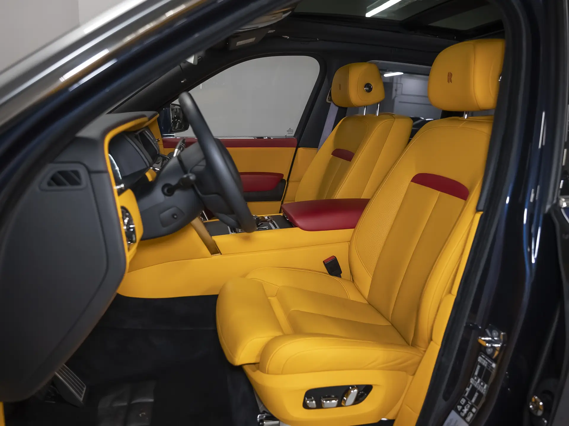 Rolls-Royce Cullinan, I, 2021 купить в салоне Million Miles