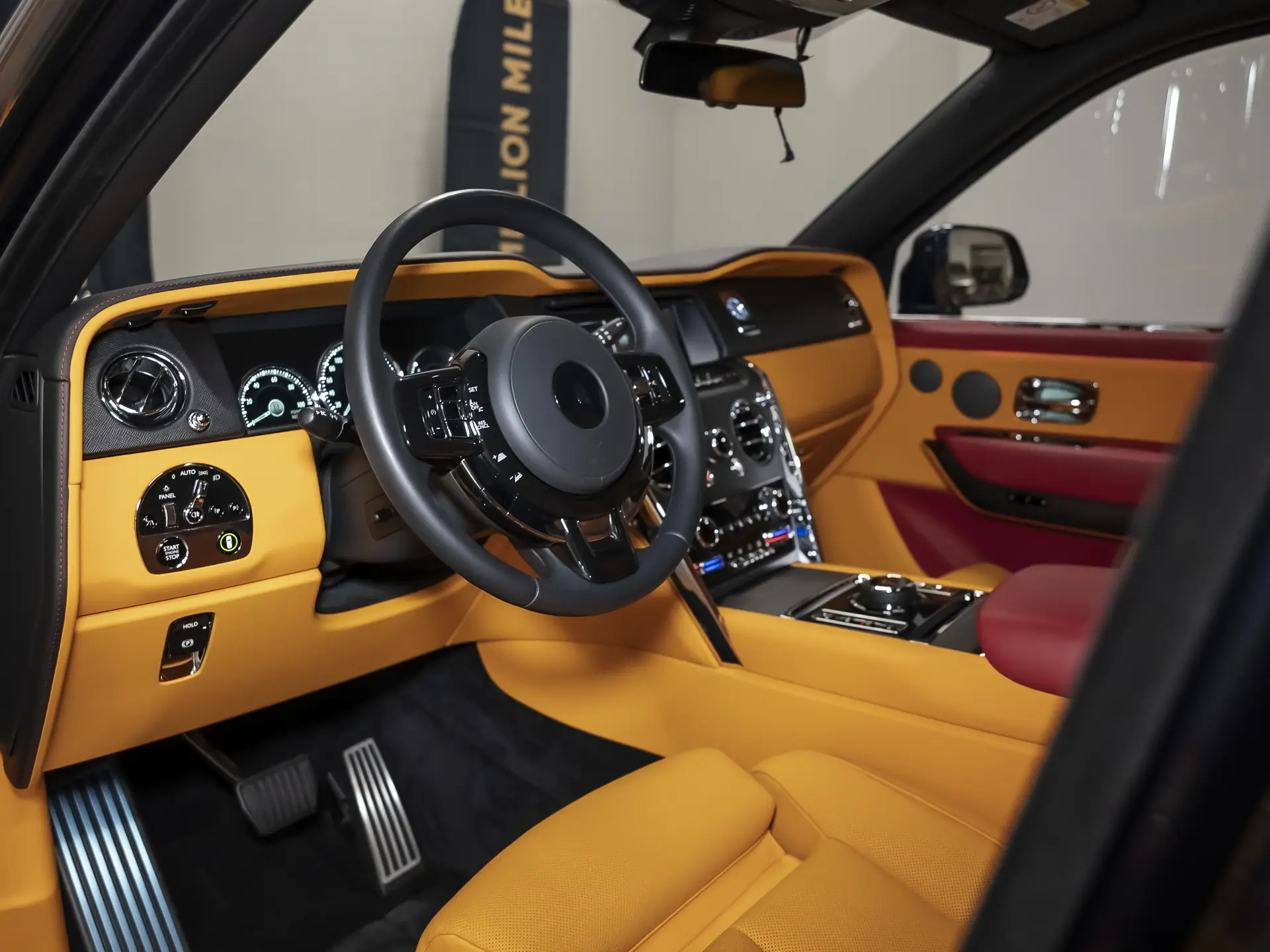 Rolls-Royce Cullinan, I, 2021 купить в салоне Million Miles