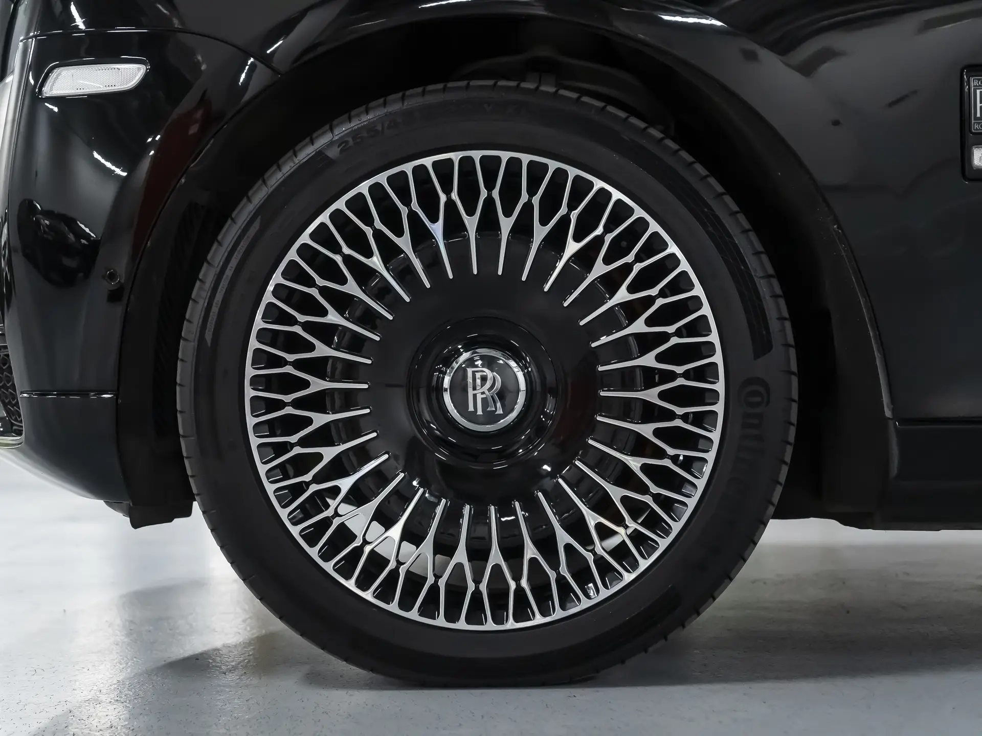 Rolls-Royce Cullinan, I, 2019 купить в салоне Million Miles