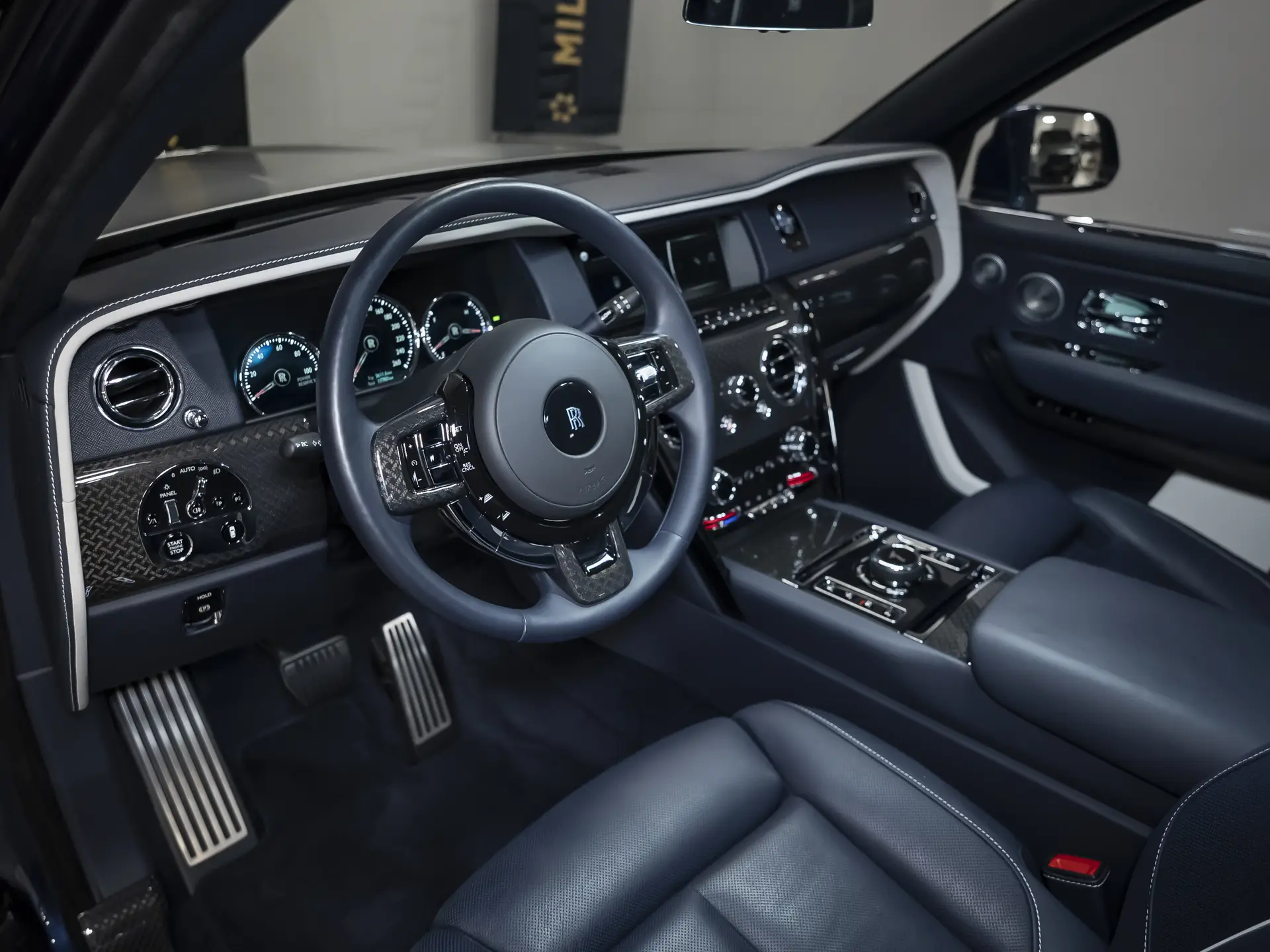 Rolls-Royce Cullinan Black Badge, I, 2021 купить в салоне Million Miles