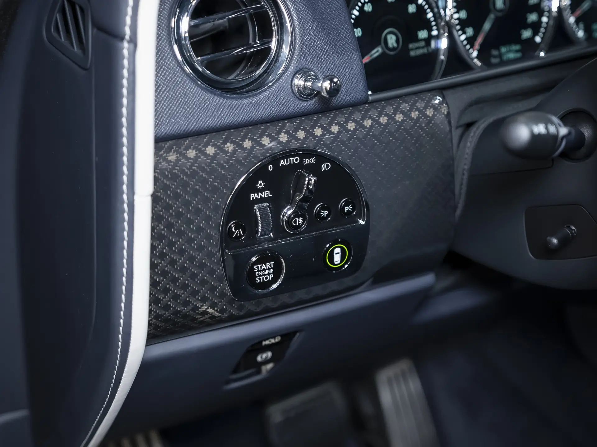 Rolls-Royce Cullinan Black Badge, I, 2021 купить в салоне Million Miles