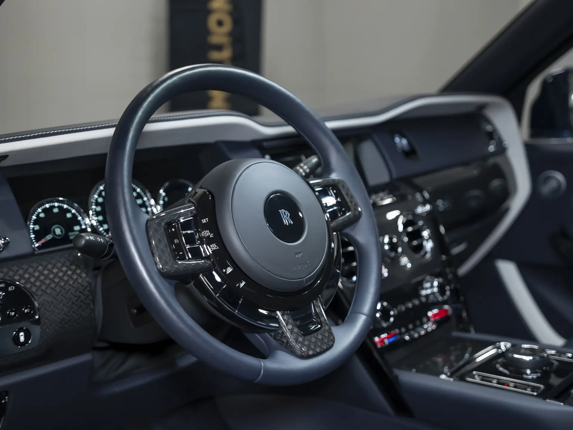 Rolls-Royce Cullinan Black Badge, I, 2021 купить в салоне Million Miles