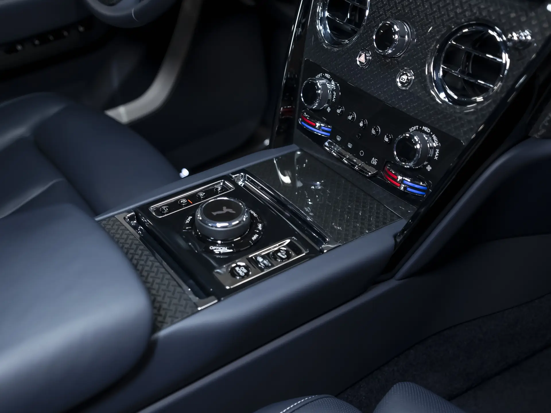 Rolls-Royce Cullinan Black Badge, I, 2021 купить в салоне Million Miles