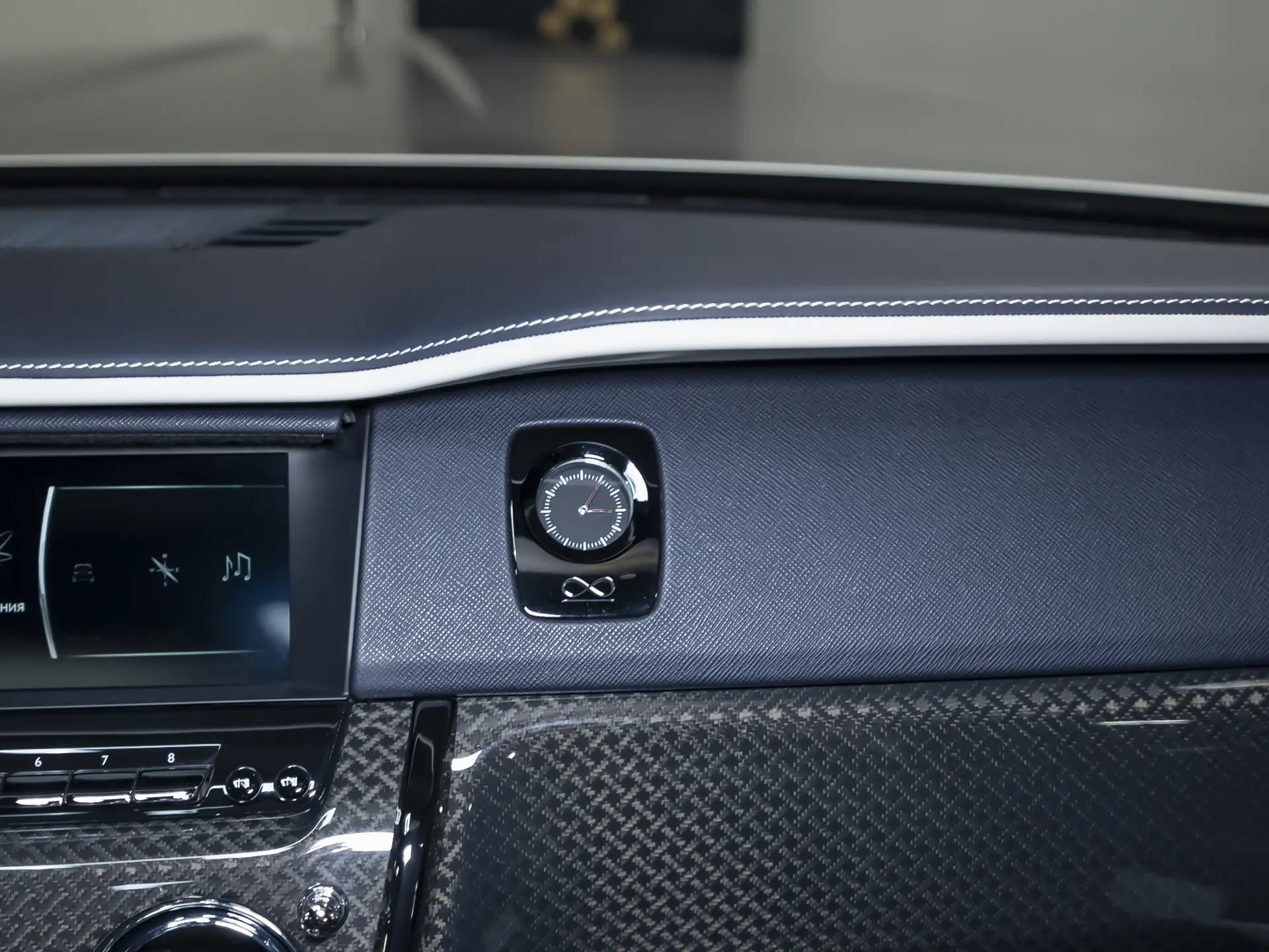 Rolls-Royce Cullinan Black Badge, I, 2021 купить в салоне Million Miles