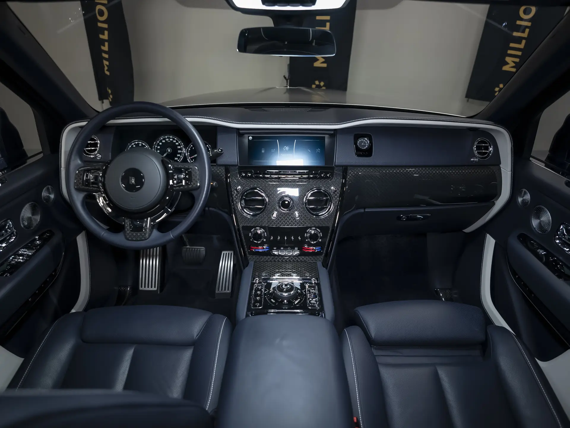 Rolls-Royce Cullinan Black Badge, I, 2021 купить в салоне Million Miles