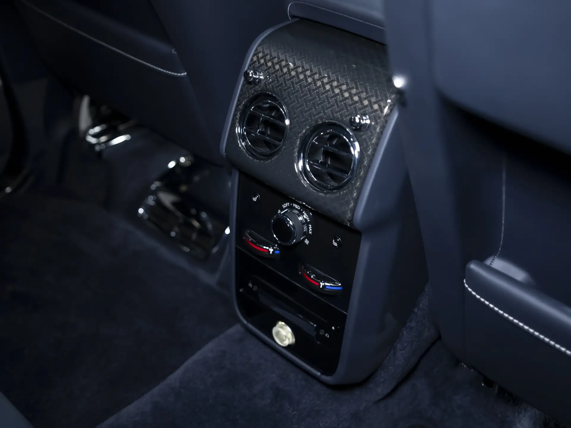 Rolls-Royce Cullinan Black Badge, I, 2021 купить в салоне Million Miles