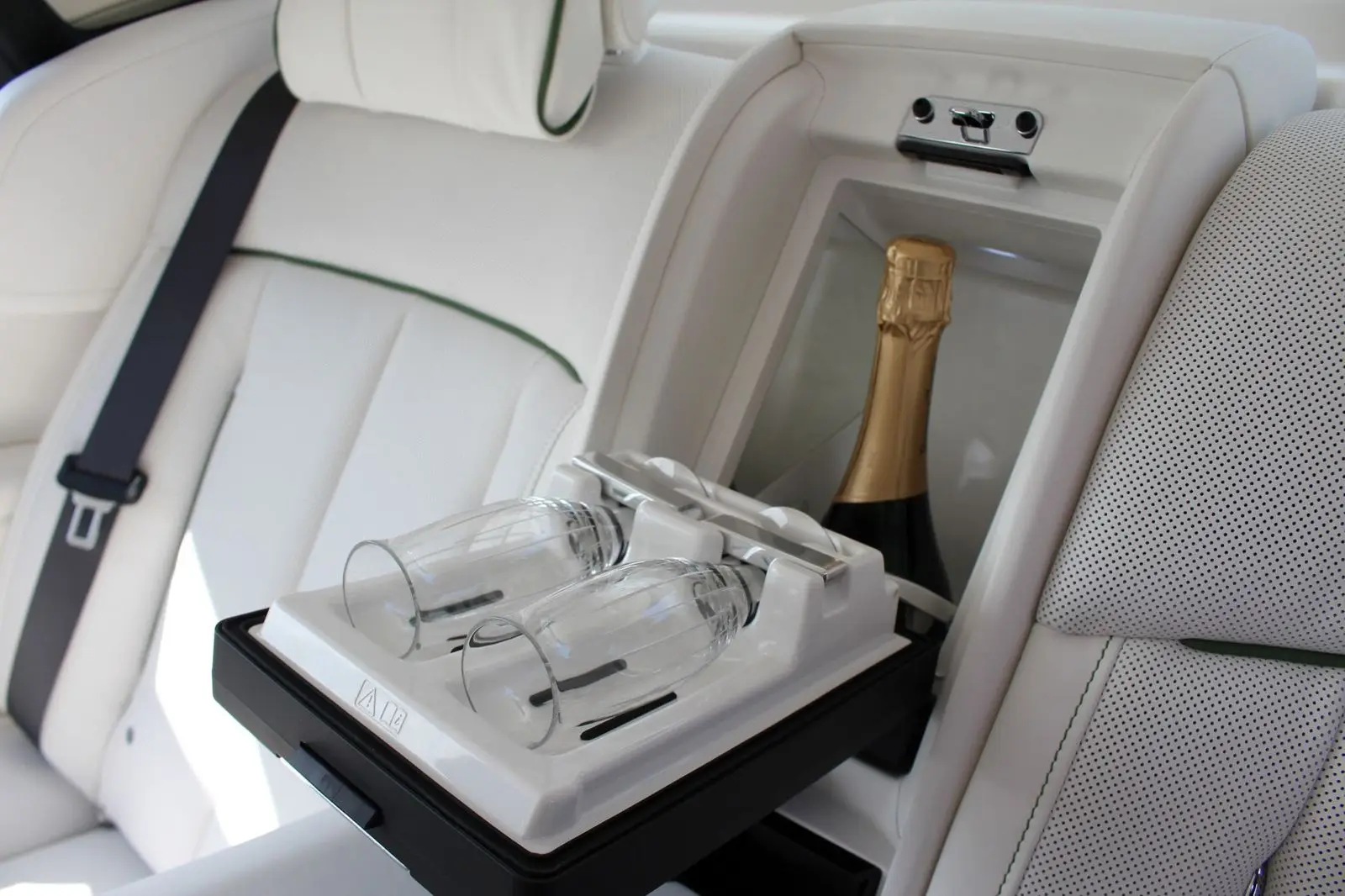 Rolls-Royce Phantom EWB, VIII, 2024 купить в салоне Million Miles