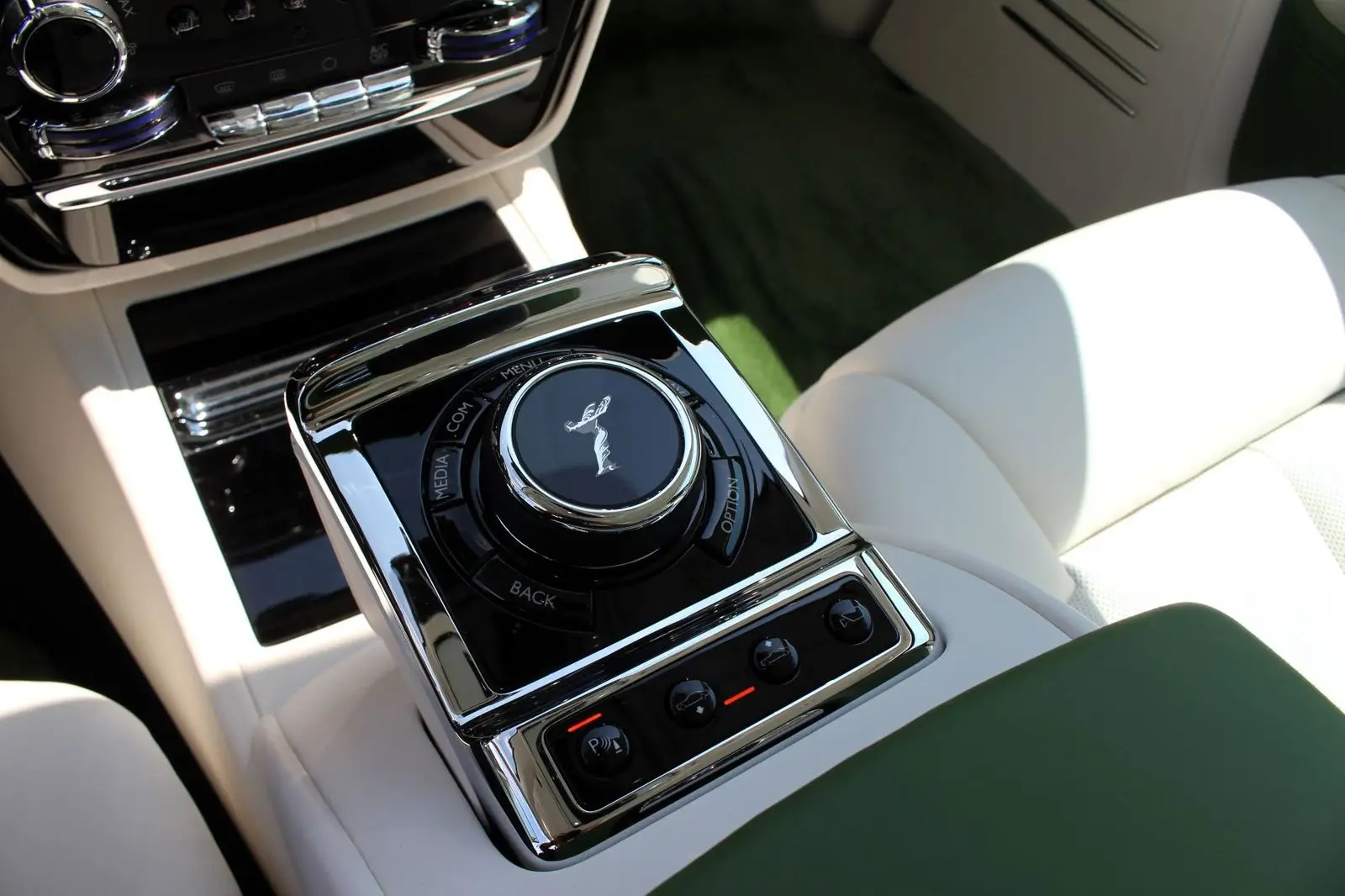 Rolls-Royce Phantom EWB, VIII, 2024 купить в салоне Million Miles