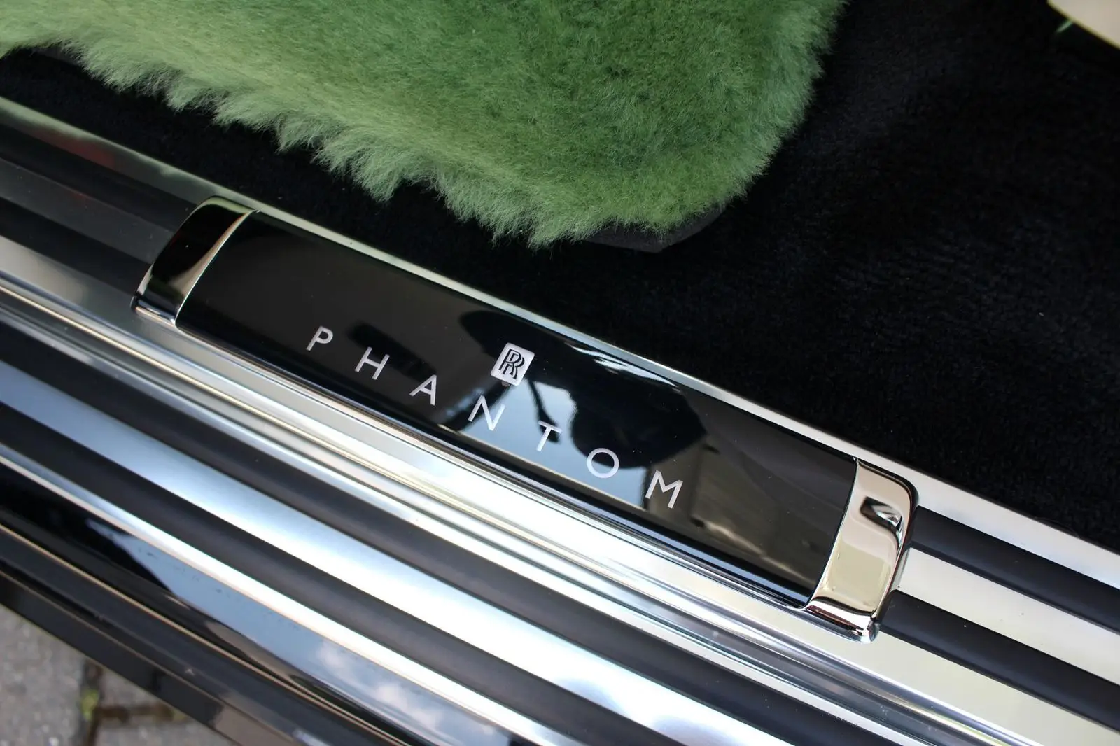 Rolls-Royce Phantom EWB, VIII, 2024 купить в салоне Million Miles