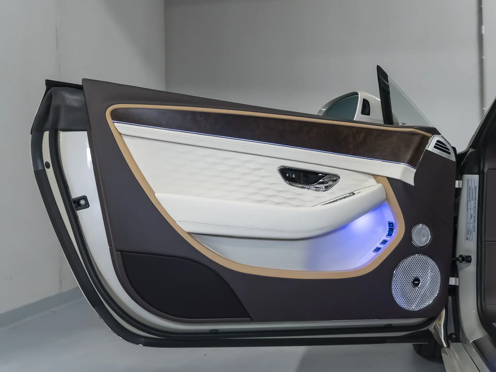 Bentley Continental GT, IV, 2025 купить в салоне Million Miles