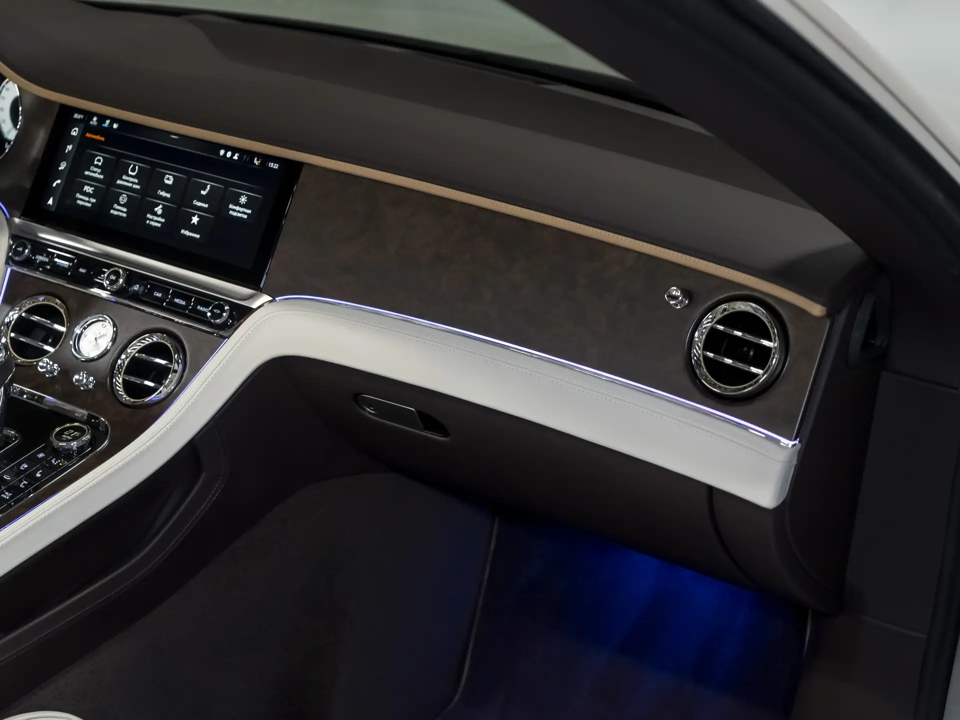 Bentley Continental GT, IV, 2025 купить в салоне Million Miles