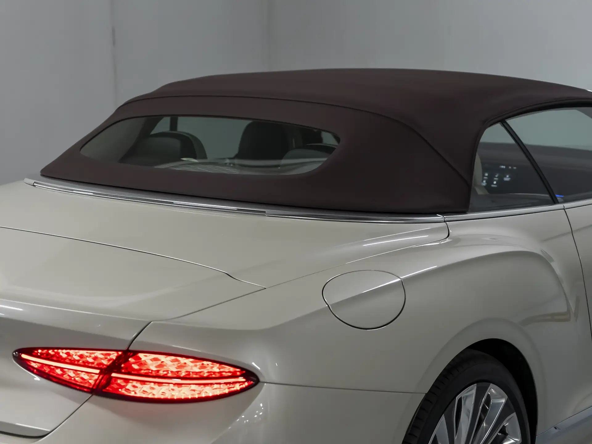 Bentley Continental GT, IV, 2025 купить в салоне Million Miles