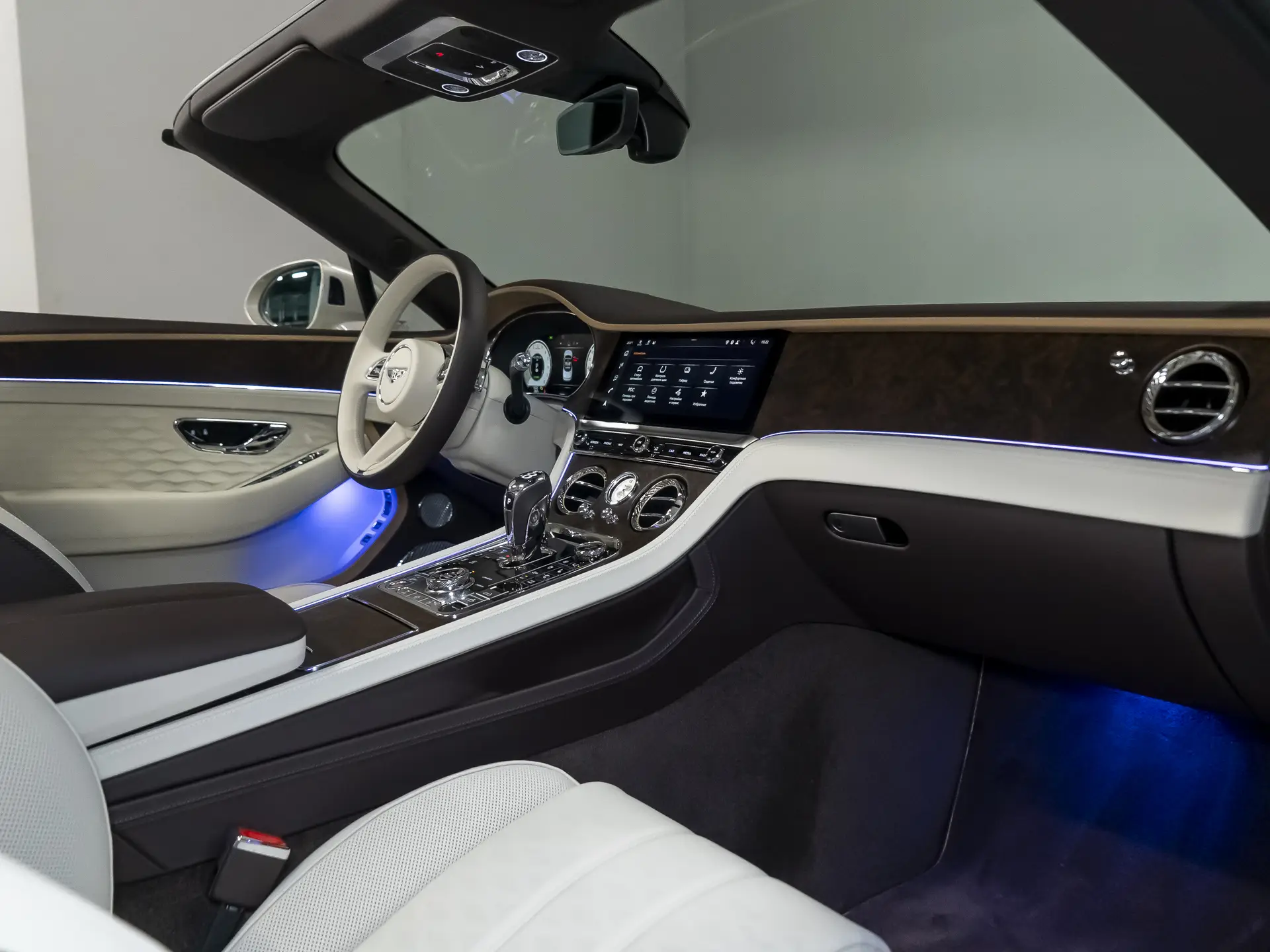 Bentley Continental GT, IV, 2025 купить в салоне Million Miles