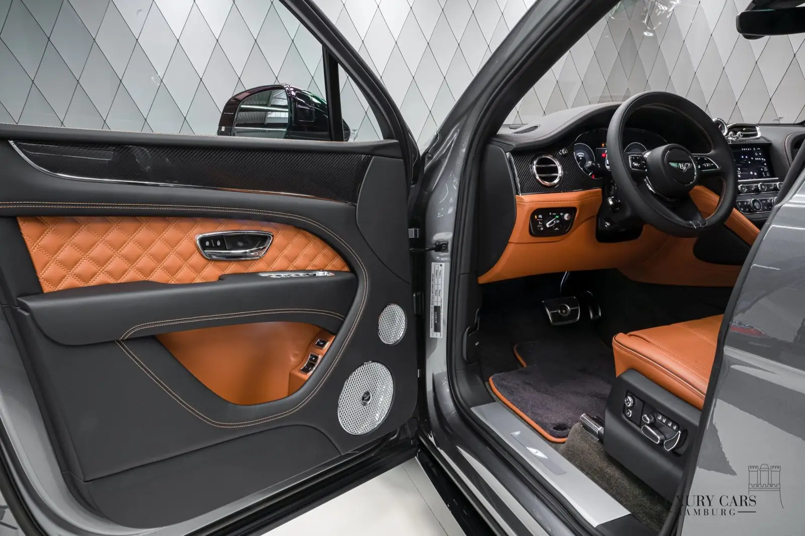 Bentley Bentayga, I Рестайлинг, 2025 купить в салоне Million Miles