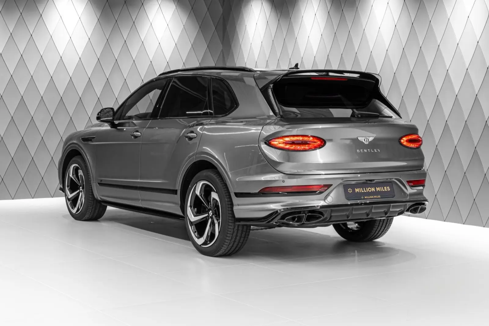 Bentley Bentayga, I Рестайлинг, 2025 купить в салоне Million Miles