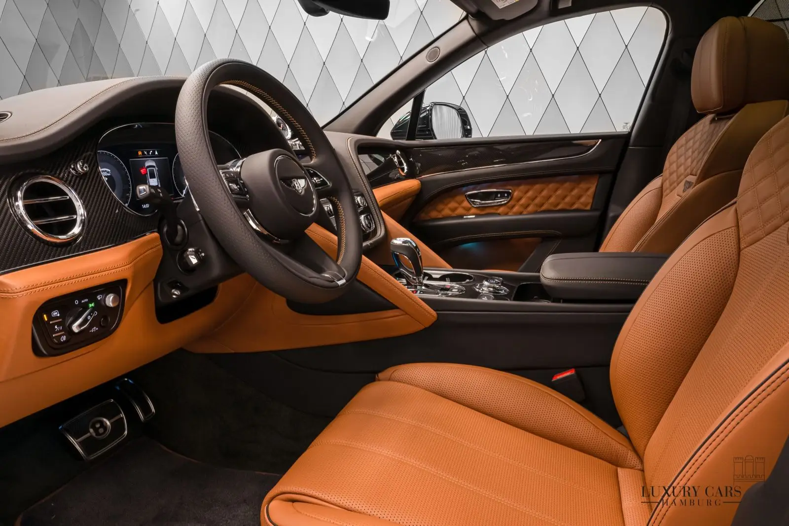 Bentley Bentayga, I Рестайлинг, 2025 купить в салоне Million Miles