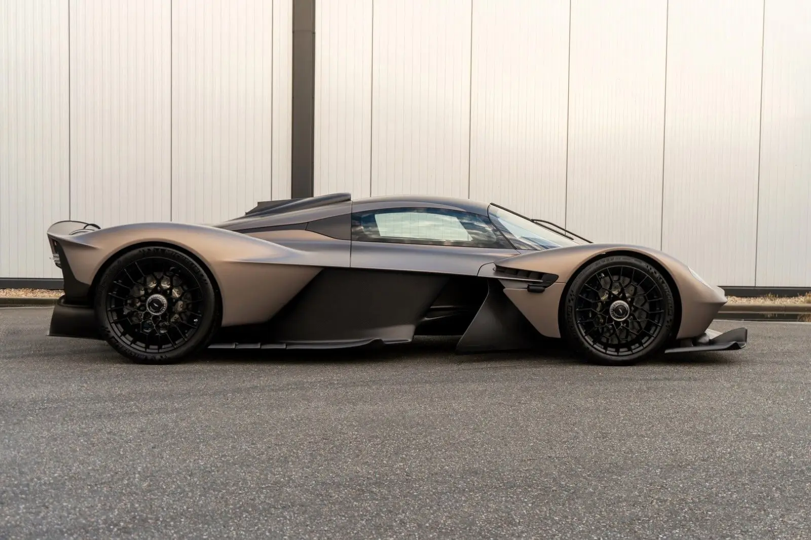 Aston Martin Valkyrie, I, 2023 купить в салоне Million Miles