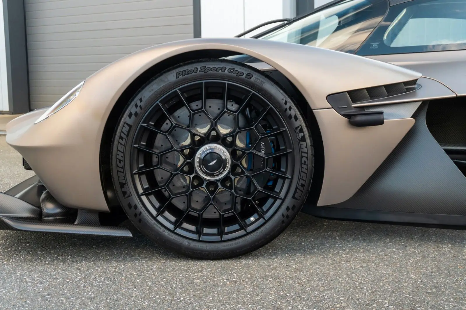 Aston Martin Valkyrie, I, 2023 купить в салоне Million Miles