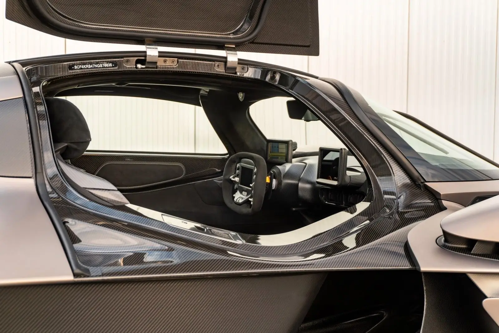 Aston Martin Valkyrie, I, 2023 купить в салоне Million Miles