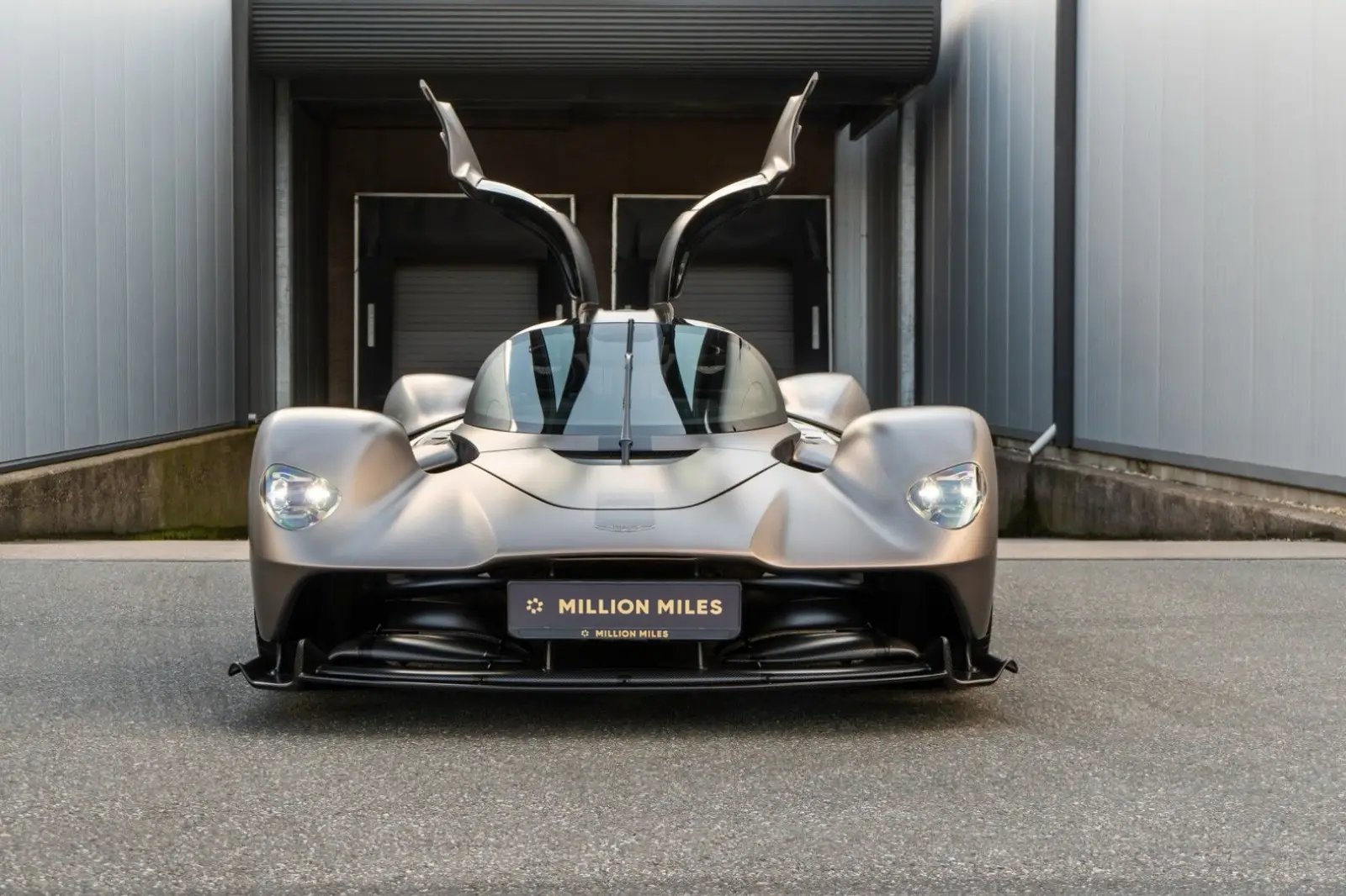 Aston Martin Valkyrie, I, 2023 купить в салоне Million Miles