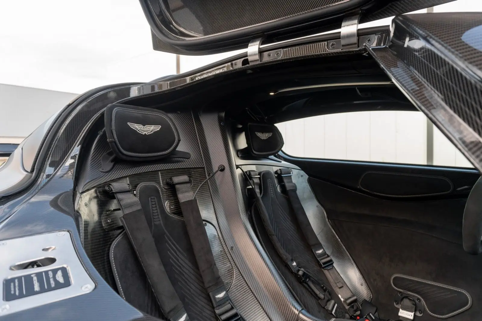 Aston Martin Valkyrie, I, 2023 купить в салоне Million Miles