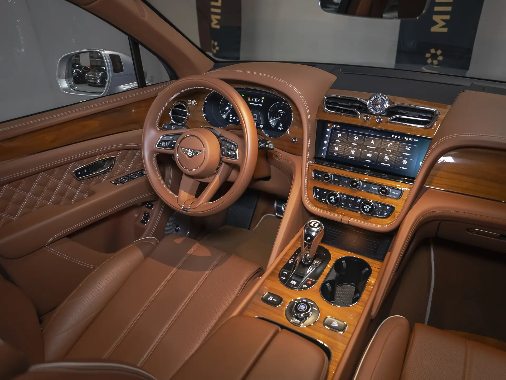 Bentley Bentayga, I Рестайлинг, 2022 купить в салоне Million Miles