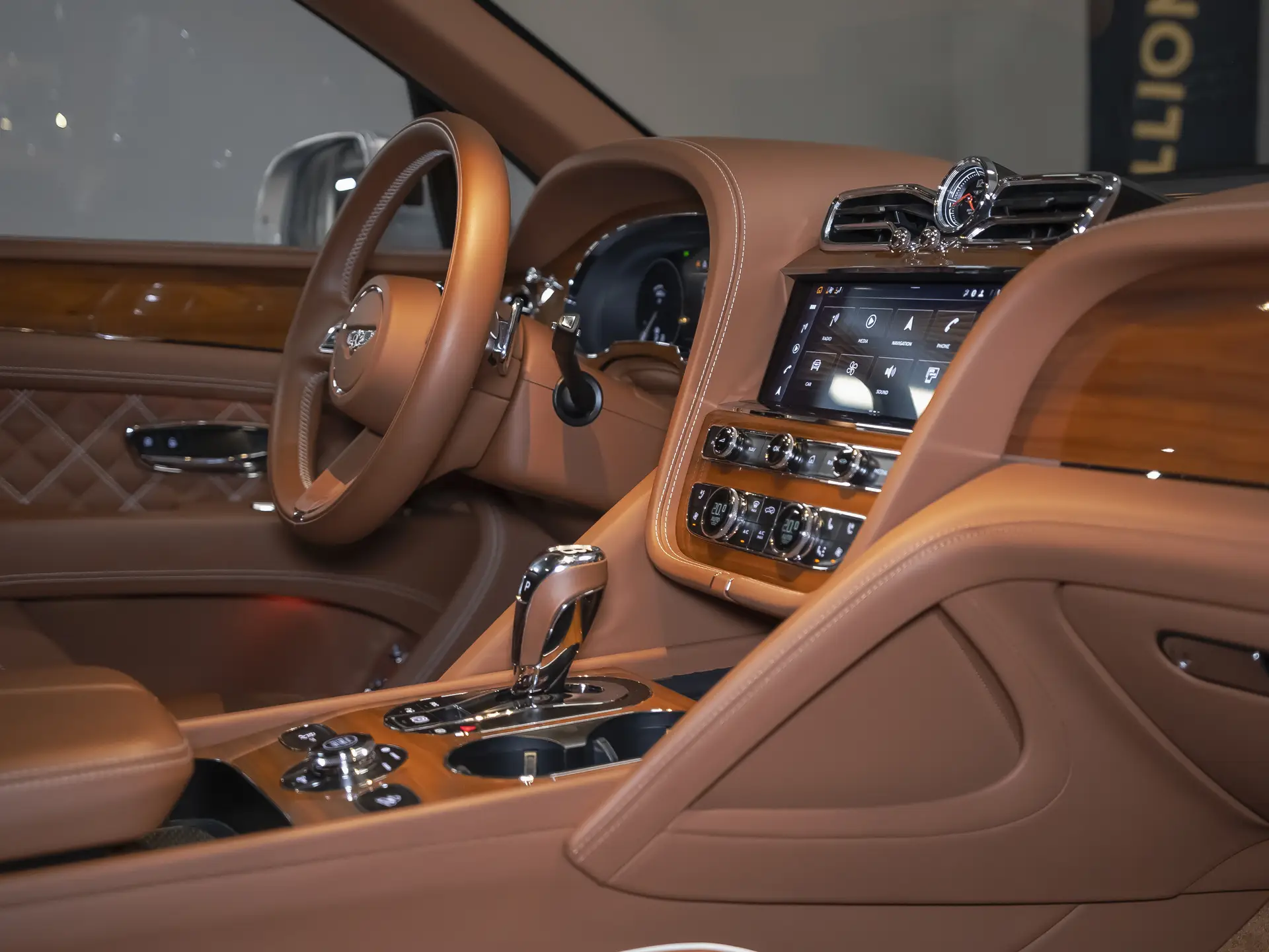 Bentley Bentayga, I Рестайлинг, 2022 купить в салоне Million Miles