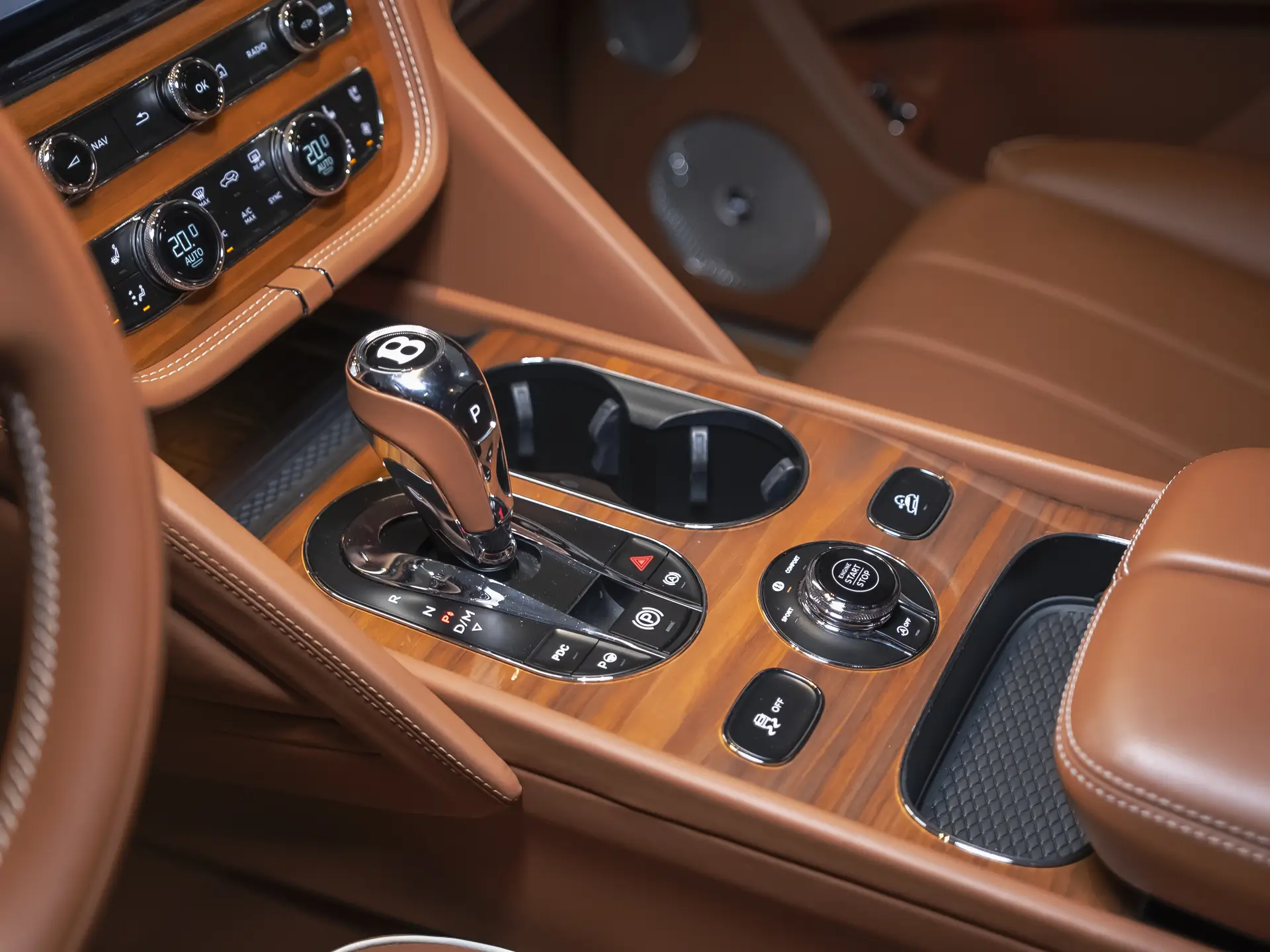 Bentley Bentayga, I Рестайлинг, 2022 купить в салоне Million Miles