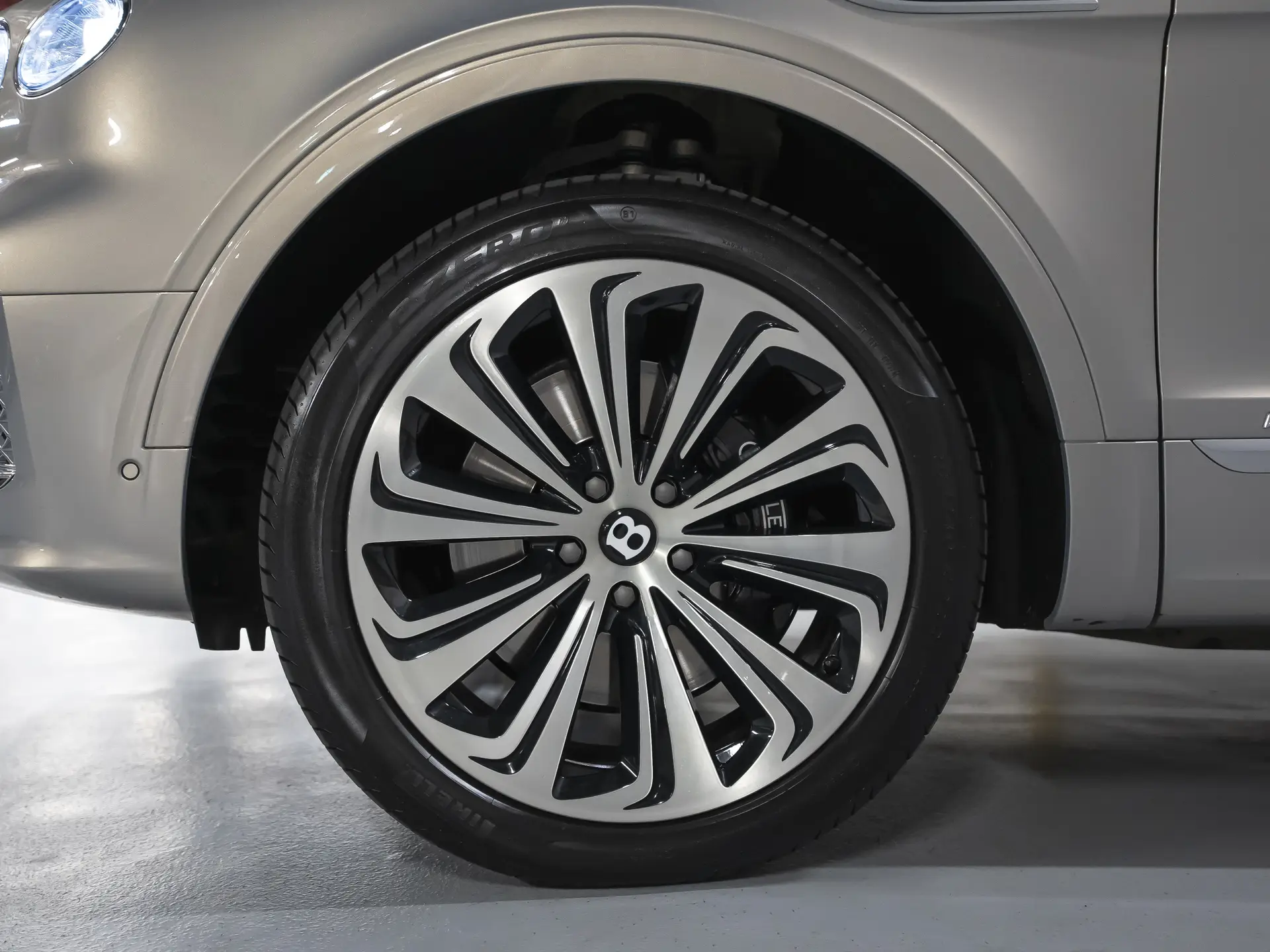 Bentley Bentayga, I Рестайлинг, 2022 купить в салоне Million Miles