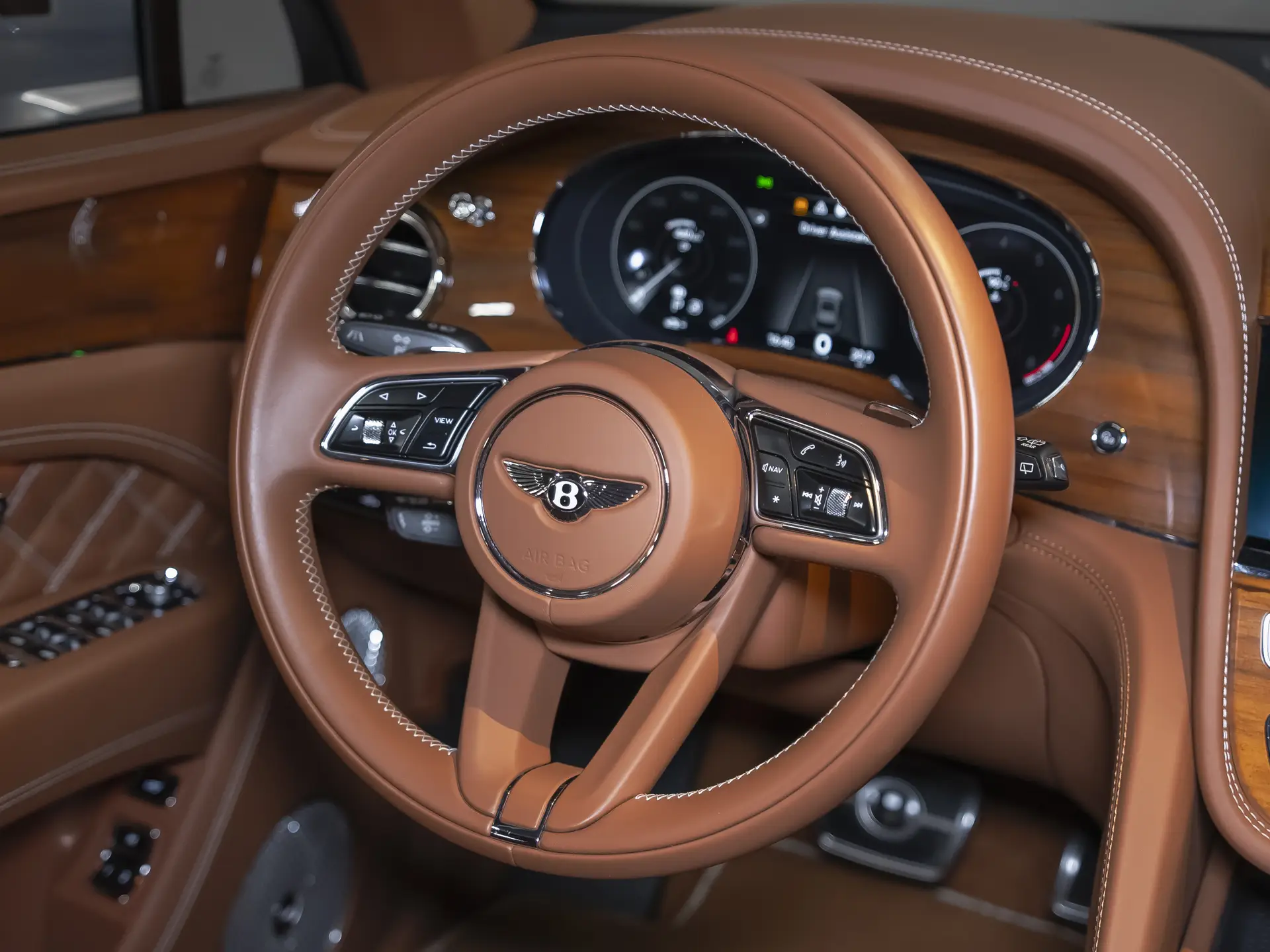 Bentley Bentayga, I Рестайлинг, 2022 купить в салоне Million Miles