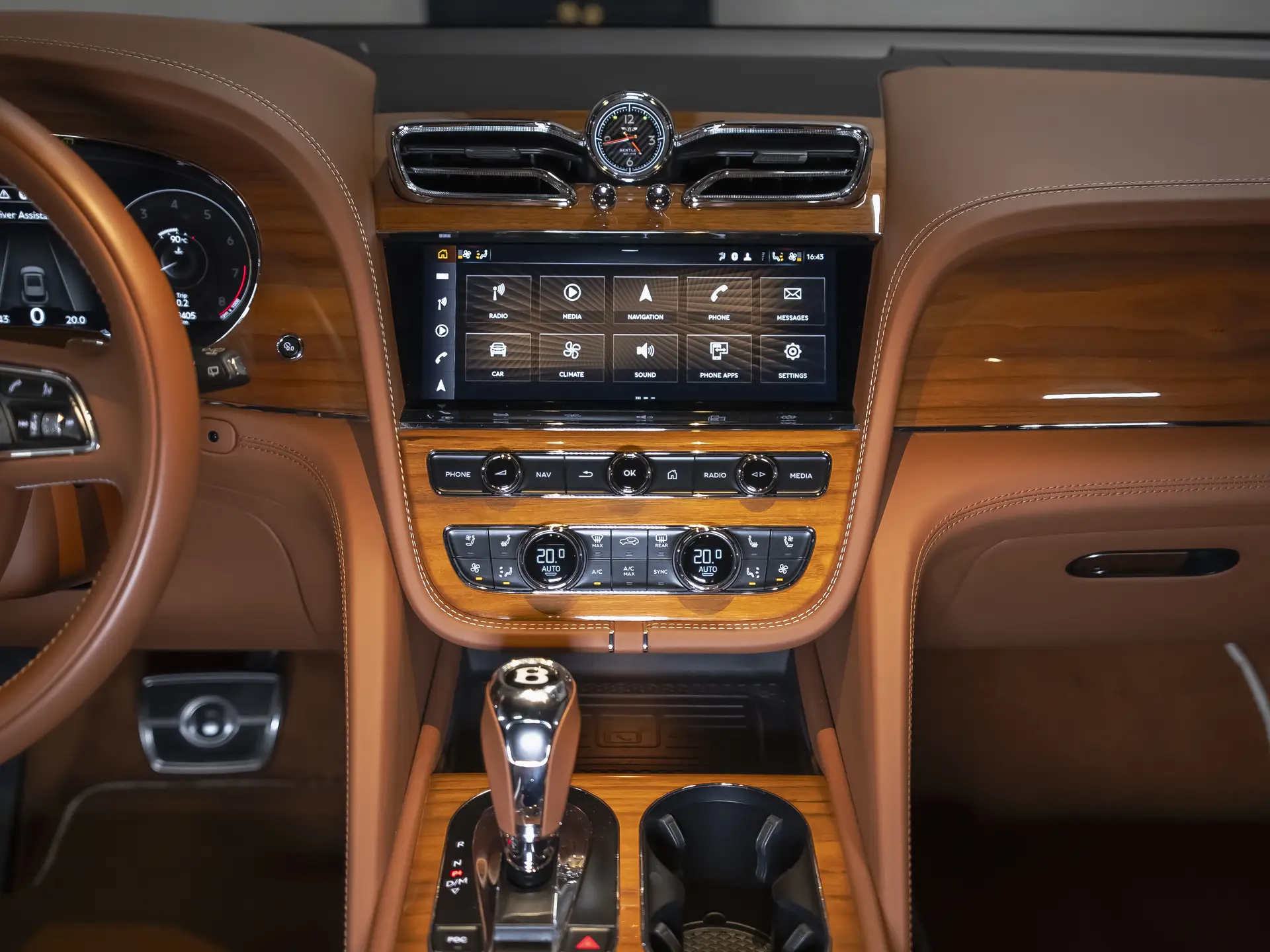 Bentley Bentayga, I Рестайлинг, 2022 купить в салоне Million Miles