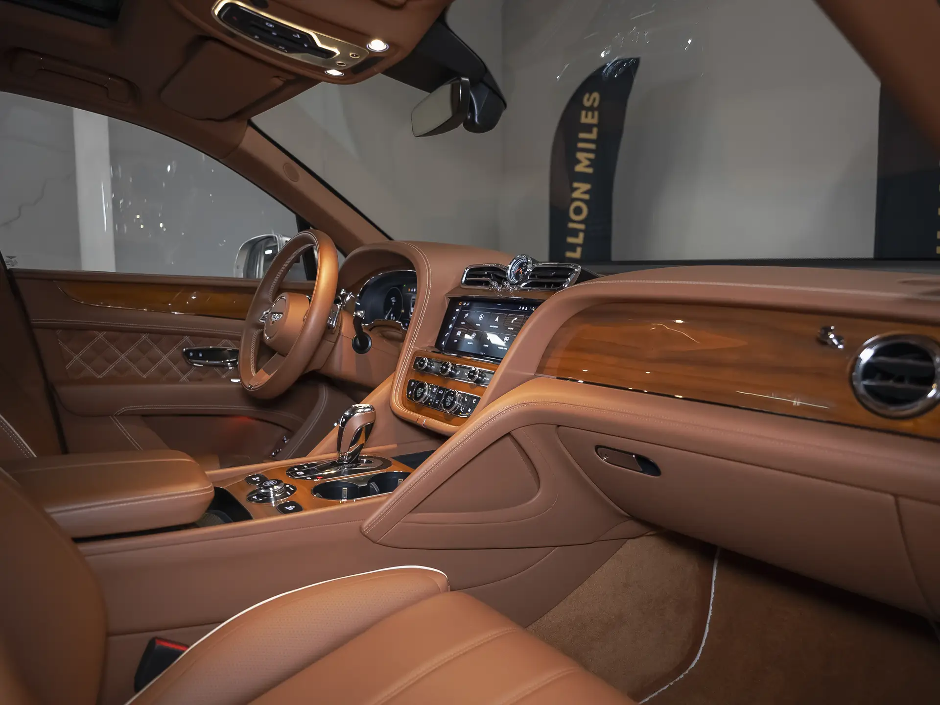 Bentley Bentayga, I Рестайлинг, 2022 купить в салоне Million Miles