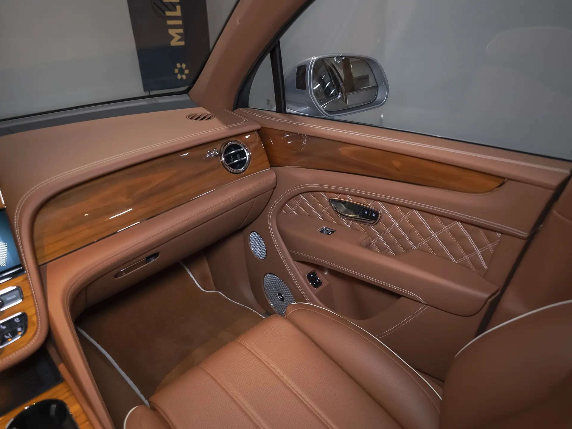 Bentley Bentayga, I Рестайлинг, 2022 купить в салоне Million Miles