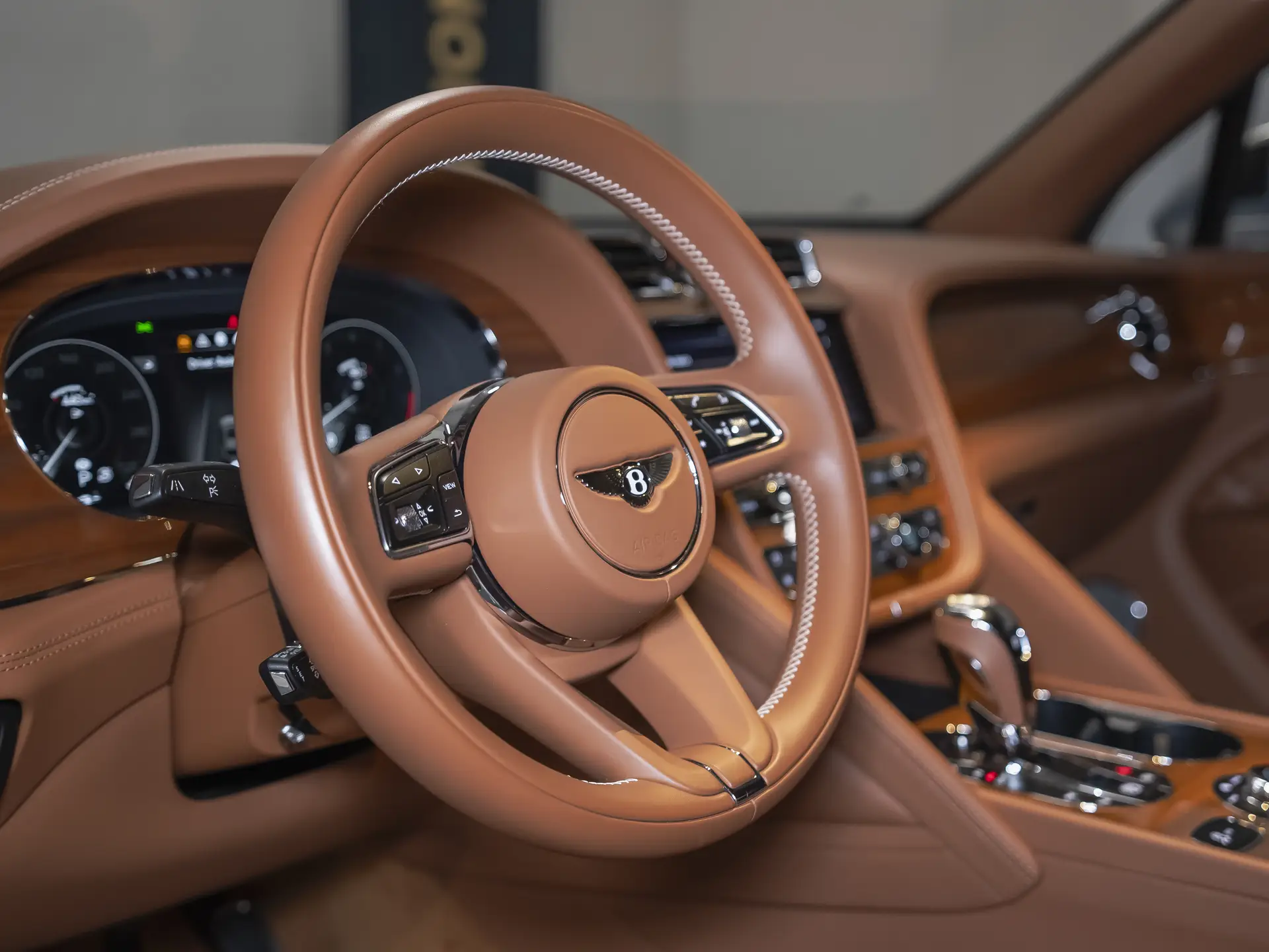 Bentley Bentayga, I Рестайлинг, 2022 купить в салоне Million Miles