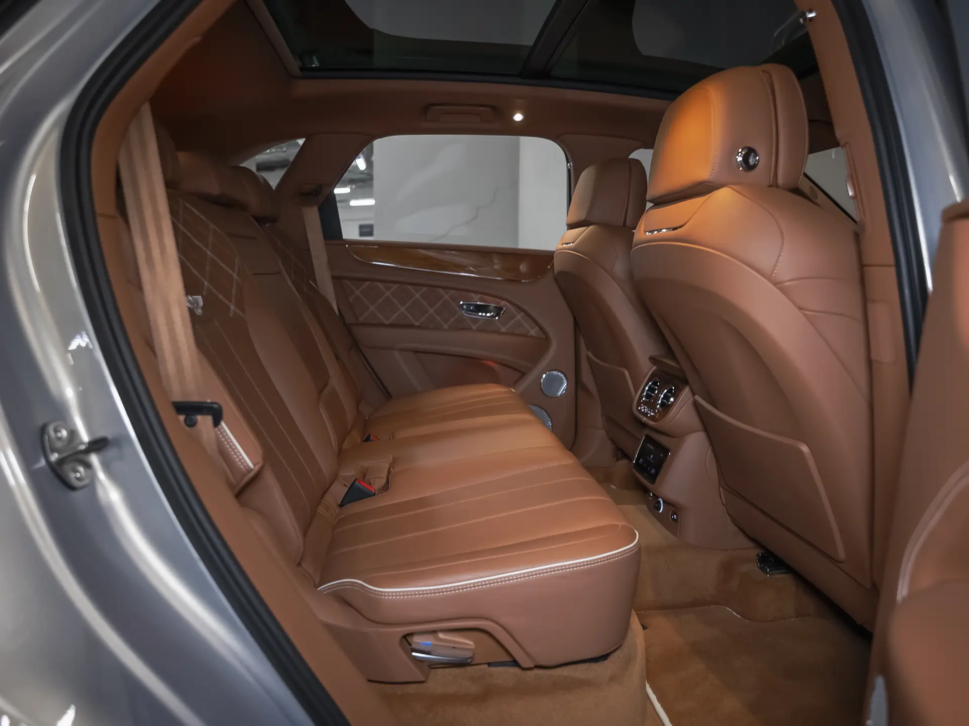 Bentley Bentayga, I Рестайлинг, 2022 купить в салоне Million Miles